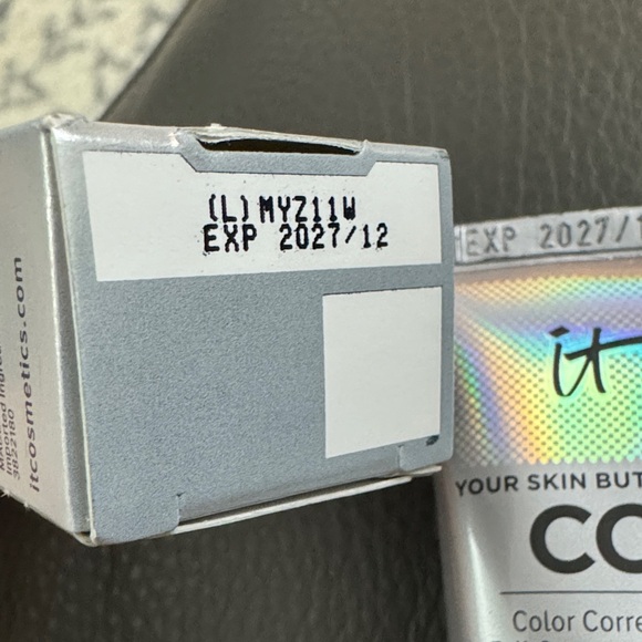 IT Cosmetics CC+ Cream SPF 50+ UVA UVB Light NEW Full Size - Picture 8 of 9